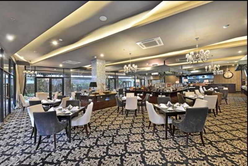 Amaroossa Grande Hotell Bekasi Exteriör bild