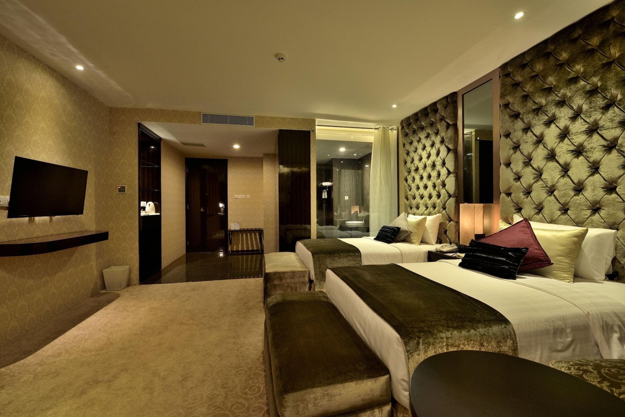 Amaroossa Grande Hotell Bekasi Exteriör bild