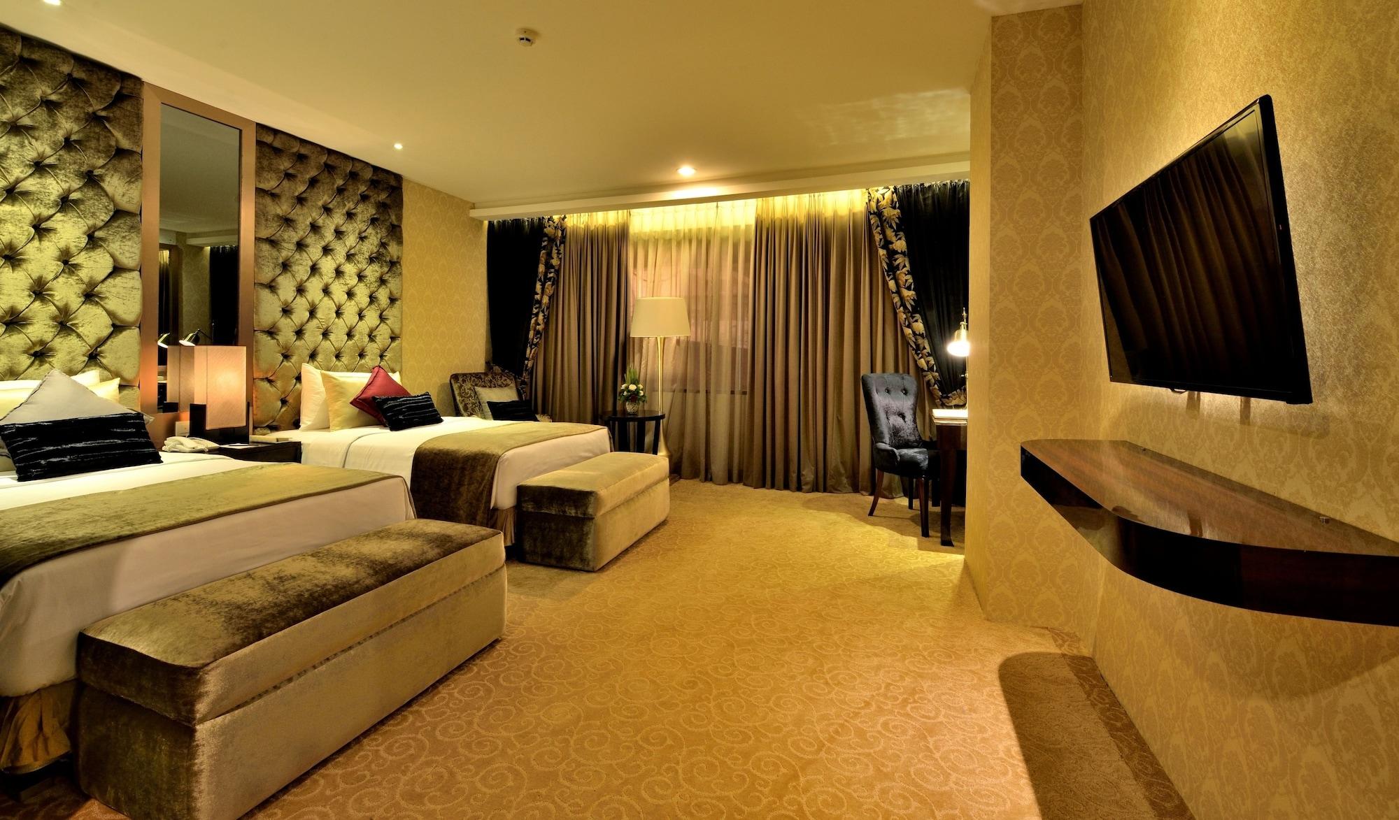 Amaroossa Grande Hotell Bekasi Exteriör bild