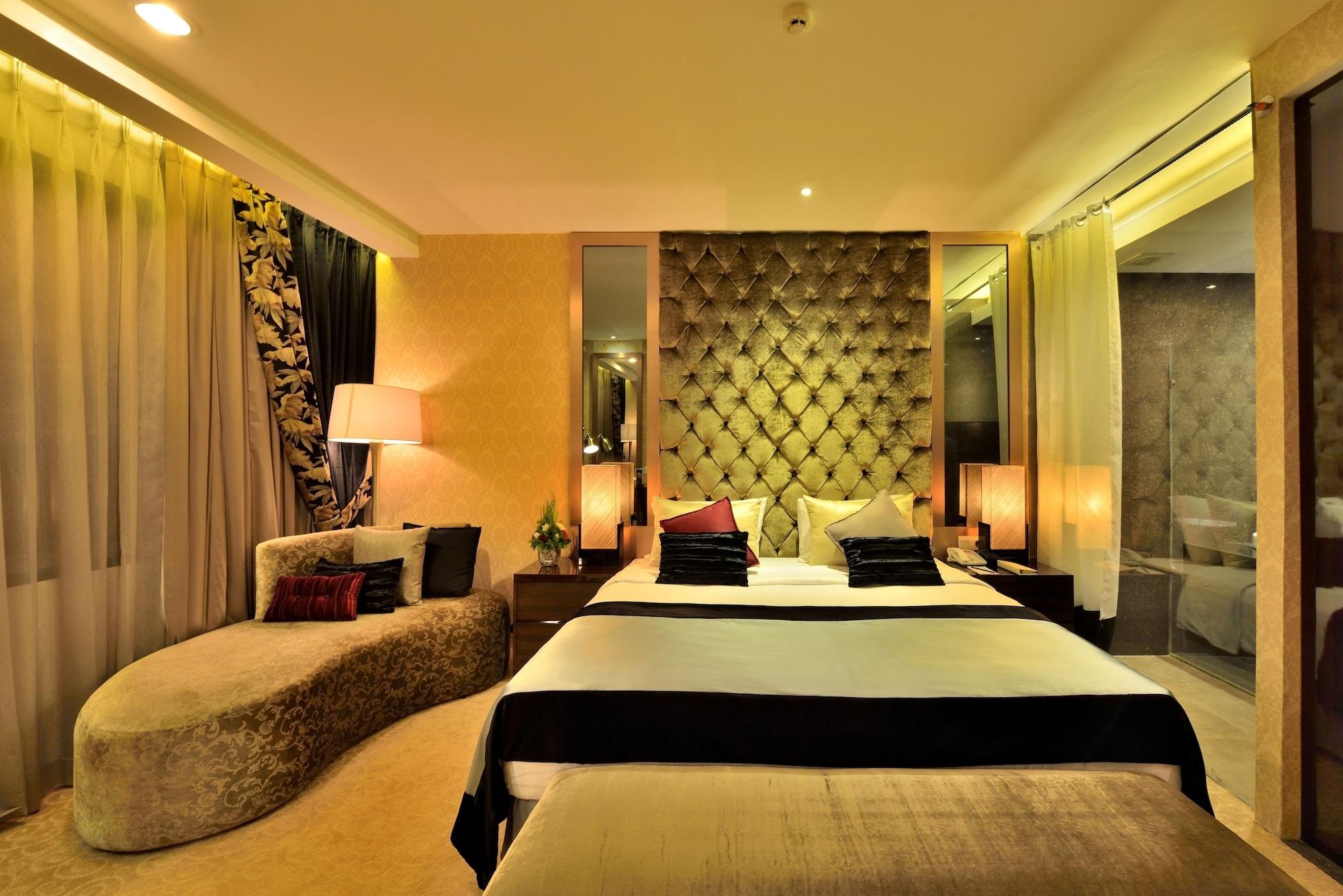 Amaroossa Grande Hotell Bekasi Exteriör bild