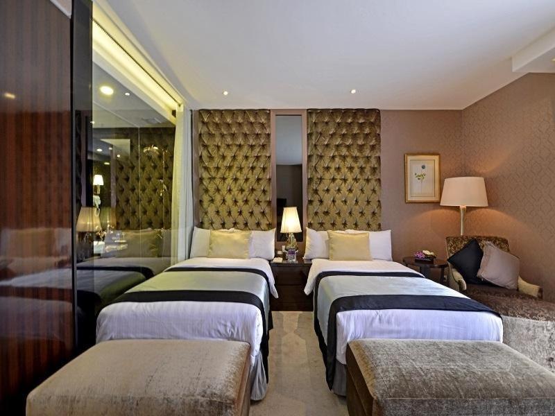 Amaroossa Grande Hotell Bekasi Exteriör bild