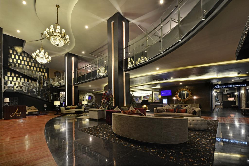 Amaroossa Grande Hotell Bekasi Exteriör bild
