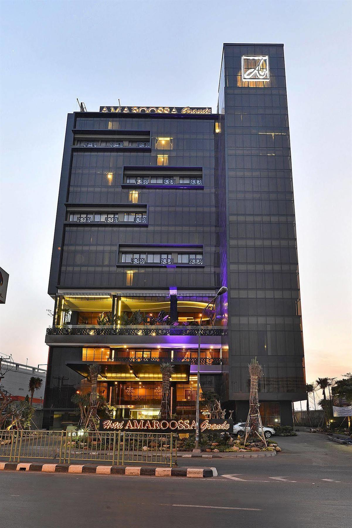 Amaroossa Grande Hotell Bekasi Exteriör bild